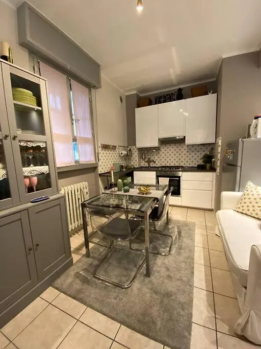 A Casa Di Gin Milano Villa 0*,